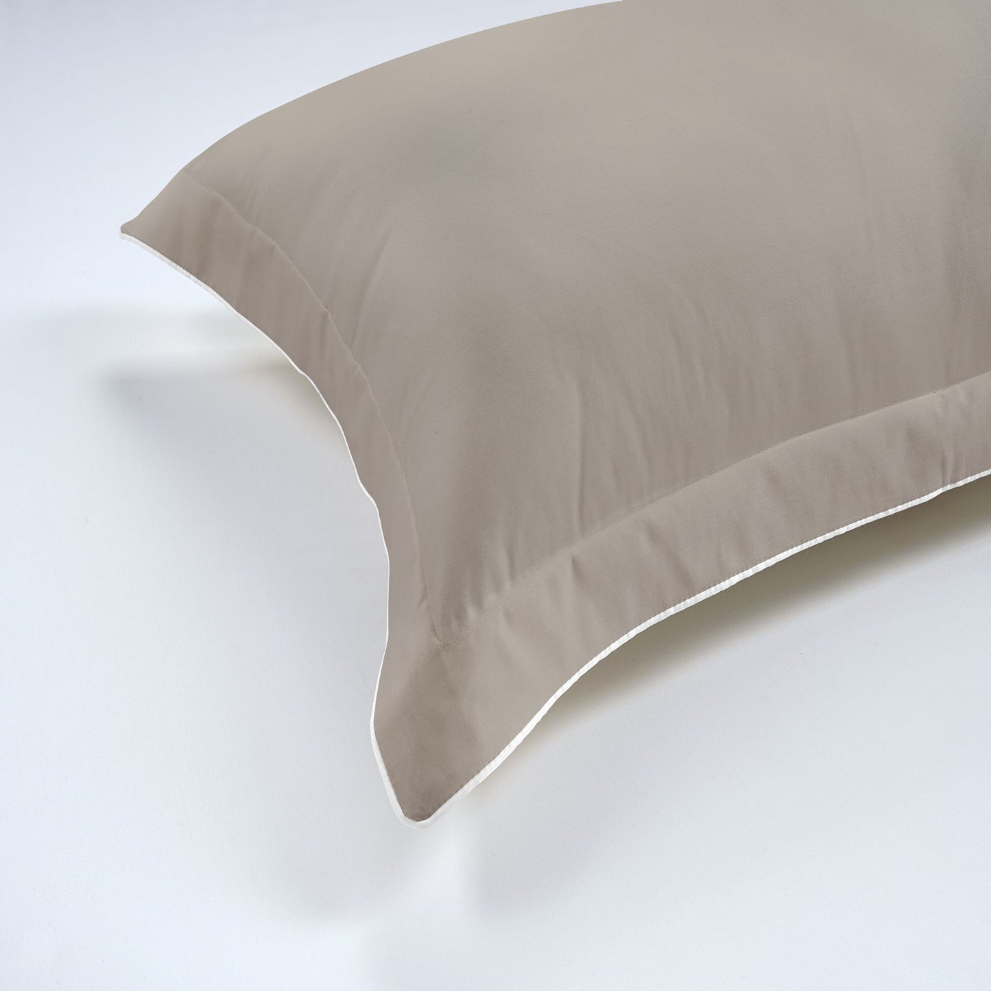 800 Thread Count Egyptian Cotton Duke of Bliss LUXE Bedding Set - Simply Taupe with White Accent